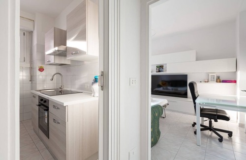 Quartiere Mazzini Apartment | Corvetto M3 - Bright Apt. with balcony!
