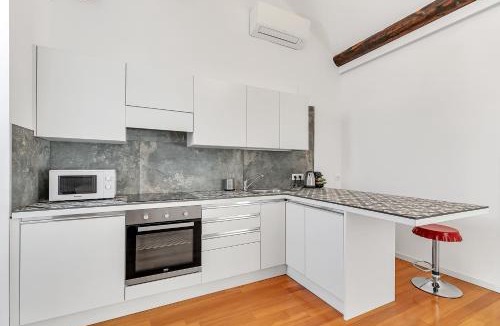 Tricolore Apartment | COSMOPOLITAN
