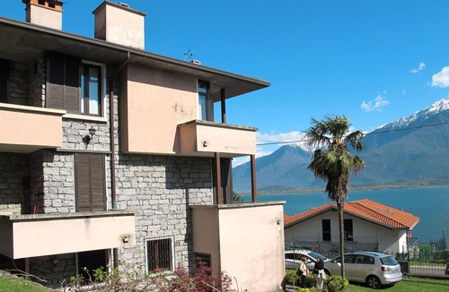 Aurogna Apartment | Cosy apartment for 9 guests with hot tub, WIFI, TV, patio and pets allowed