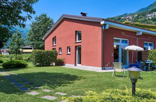Dongo House | Cosy apartment in villa for 4 people with WIFI, A/C, TV, patio and pets allowed