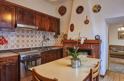Porlezza House | Cosy apartment in villa for 4 people with pool, WIFI, TV, patio and pets allowed