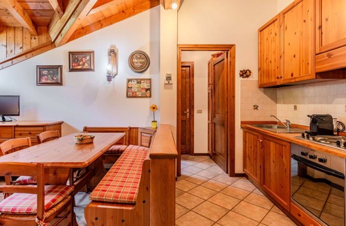 Ponte di Legno Apartment | Cosy apartment for 4 guests with TV and panoramic view
