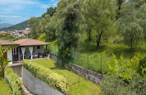 Roe Volciano Apartment | Cosy Nest - Terrace & parking private, Roè Volciano, Italy