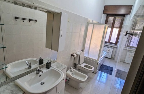 Saronno Apartment | Cozy 2-bedroom apartment with AC, WiFi in lovely Saronno
