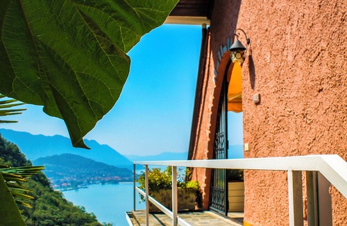 Poppino Apartment | Cozy 2 bedroom apartment with stunning views of Lake Maggiore