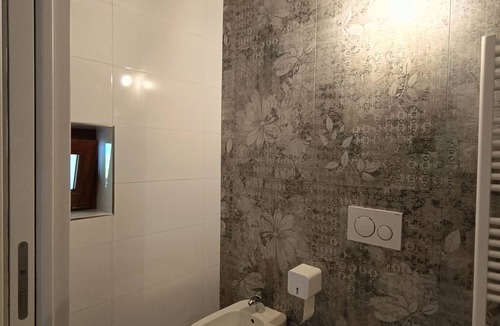 Marone Other | Cozy farmhouse with a view of Lake Iseo. Triple room "Sarnico"