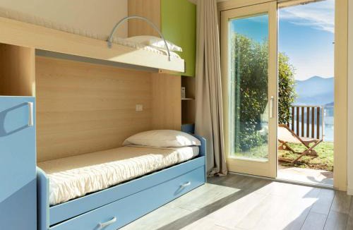 Parzanica Apartment | Delfi - amazing design apartment with Lake view