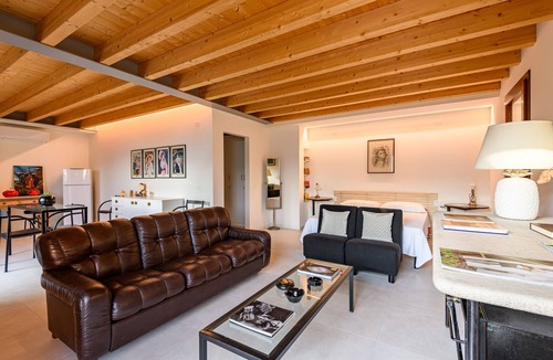 Marone Apartment | Dependance In Riva al Lago second floor