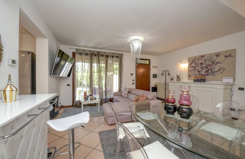 Desenzano del Garda Villa | DesenzanoLoft Villa Luxury Jacuzzi & Garden