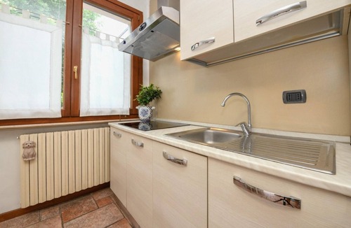 Desenzano del Garda Apartment | Desenzanoloft Garden and Pool