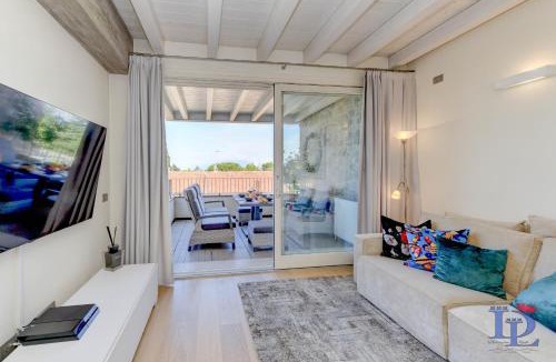 Rivoltella Apartment | DesenzanoLoft Official Partner Homes & Villas by Marriott Bonvoy - Warda Lovely Suite