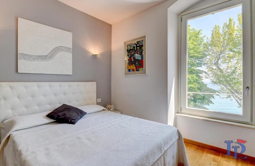 Desenzano del Garda Apartment | DesenzanoLoft Blue Eyes