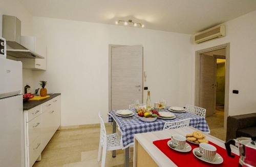 Desenzano del Garda Apartment | DesenzanoLoft "MOLTO BENE" di Giosue'Carducci