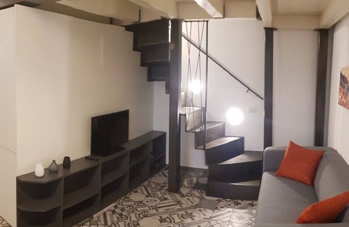 Tricolore Apartment | DESIGN AND ELEGANT LOFT MILANO CENTER
