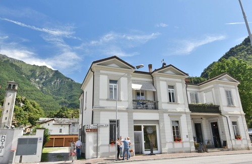 Chiavenna Apartment | Design Holiday Apartment in the center of Chiavenna