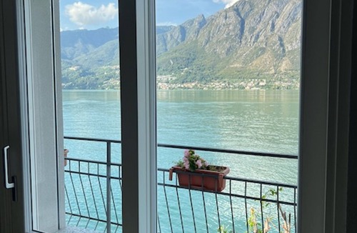 Claino Con Osteno Villa | Detached villa on the shore of Lake Lugano. Direct access. Views.