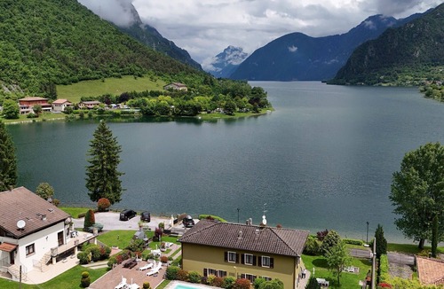 Idro Apartment | DIRECTLY ON THE BEACH/LAKE, apartment up to 4 people, pool and garden, Villa Soghetta type S2