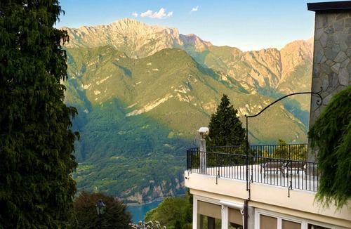 Civenna Villa | DISTINTA - Six Bedroom Villa, Sleeps 13