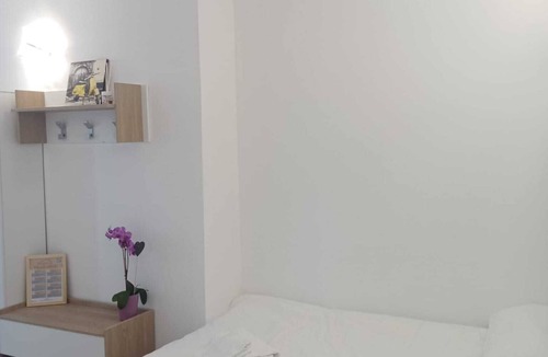 Trezzano sul Naviglio Apartment | Double bed and sofa bed with private bathroom 3-4 people - 20 minutes from Milan