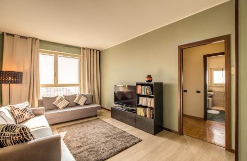 Lorenteggio Apartment | Downtown Milano