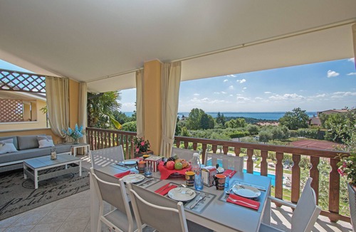 Soiano del Lago Apartment | Dulcamara con piscina by Wonderful Italy