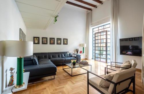 Tricolore Apartment | [Duomo 15 minuti a piedi] Luxury*Wifi*Netflx