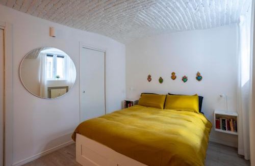 Tricolore Apartment | [Duomo 15 minuti a piedi] Luxury*Wifi*Netflx