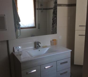 Fino Mornasco Apartment | Easy connections by train from Malpensa/Como/Milan