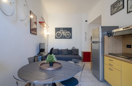 Porta Romana Apartment | Easylife - Classic and Comfy Porta Romana Flat