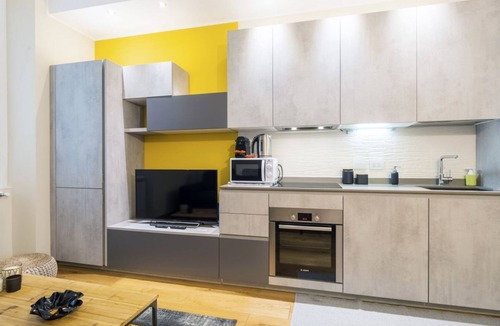 Bullona Apartment | Easylife - Modern and elegant c/o Arch of Peace
