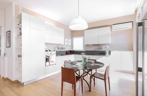 San Vittore Apartment | Easylife-Three-room flat in S Agostino and terrace
