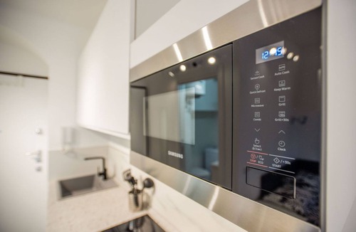 Guastalla Apartment | Easylife - Wonderful studio in P. romana (10 mins from Duomo)