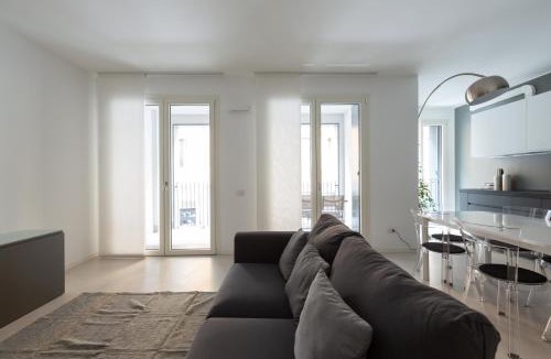 Varesine Apartment | EasyTopStay - Porta Nuova Bright and Roomy Flat