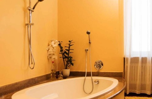Milan House | Elegant apartment in the center of Milan, perfect for holidays and business