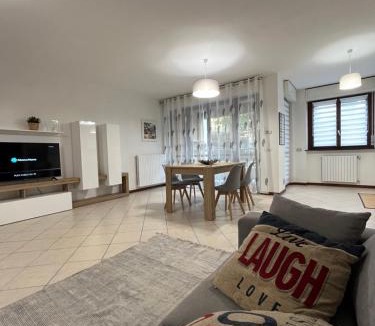 Vanzago Apartment | Elegante Casa -Rho Fiera