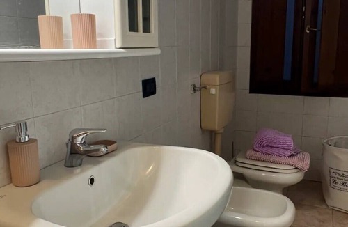 Mantua Apartment | Energetic apartments2 Walking distance to downtown Mantua and convenient to services