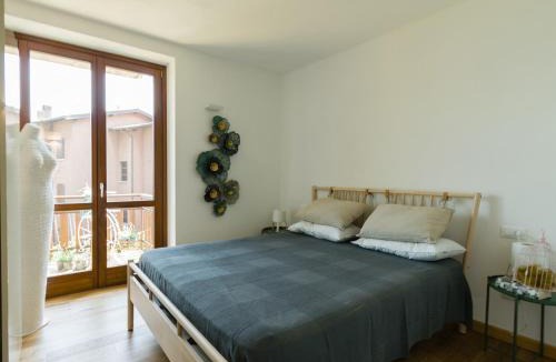 Zorzino Apartment | EnjoyIseoLake - Discesa a Lago with terrace and garden on lake Iseo