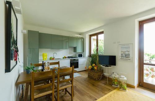 Zorzino Apartment | EnjoyIseoLake - Discesa a Lago with terrace and garden on lake Iseo