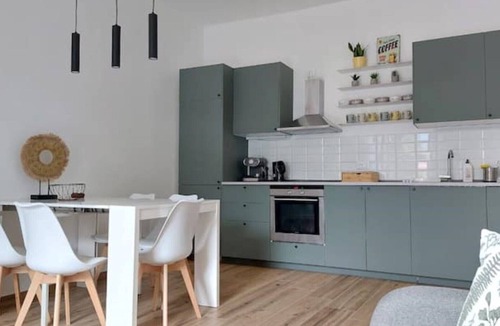 Lovere Apartment | Enrica apartment, elegant, near the lake historic center free parking