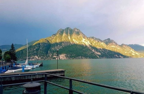Lovere Apartment | Enrica apartment, elegant, near the lake historic center free parking