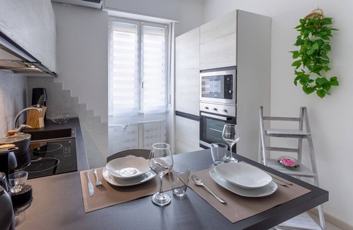 Niguarda Apartment | "Erinus" just 7 minutes walk from the M3 line