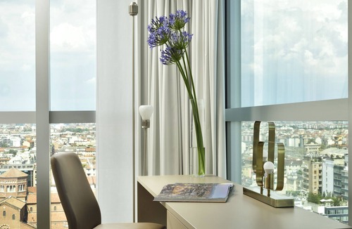 Centro Direzionale Apartment | Executive four-room apartment with city view - Torre Galfa Milan | An Experiences
