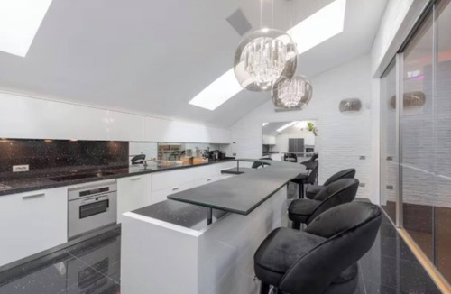 Porta Vittoria Apartment | Experience Unparalleled Luxury in This Prestigious Apartment