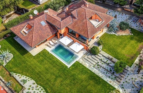 Mandello del Lario Villa | Fabulous villa with lovely garden, heated pool and lake views! - Villa Amanda