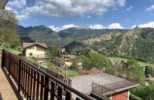 Castione della Presolana Apartment | Family apartment with a beautiful porch and garden