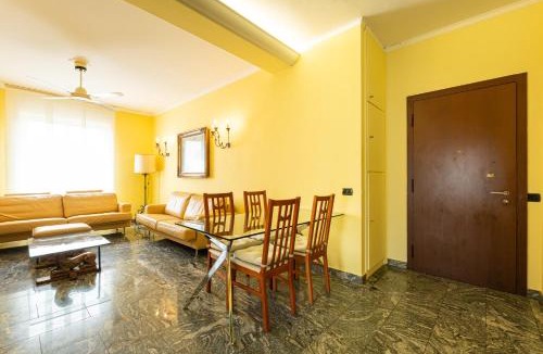 Isola Apartment | Fantastic two bedroom ZARA 5th fl- Mirable PM