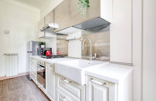 Centro Direzionale Apartment | Fara 33 Cozy flat in Centrale district