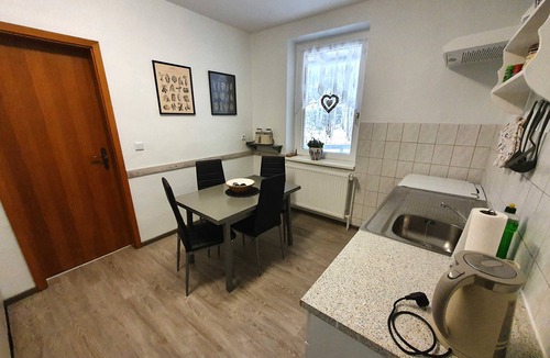 Mandelholz Apartment | Ferienwohnung Das Alte E-werk mit Kamin - Fewo mit 2 SZ