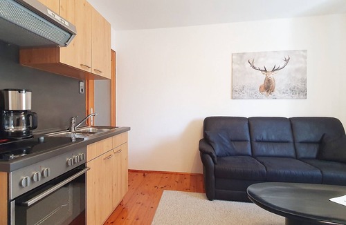 Chieming Apartment | Ferienwohnung II mit 1 Schlafzimmer und Balkon