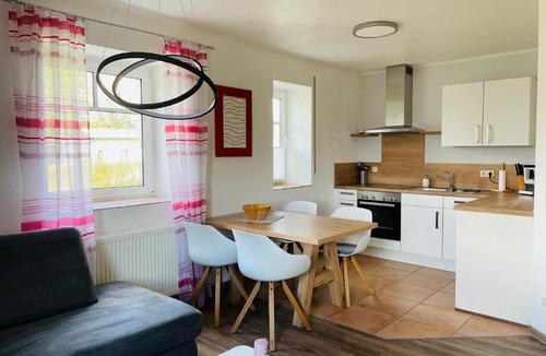 Eckfeld Apartment | Ferienwohnung Kirschbaum